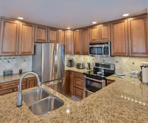 Photo 4 - Updated 3BR Condo at The Plaza