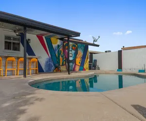 Photo 2 - Luxury Pool & Hot Tub Home in Downtown Gilbert