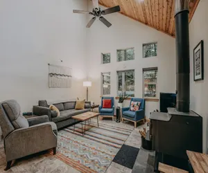 Photo 4 - 52GS - Hot Tub - WiFi - Pets Ok - Wood Stove - Sleeps 6