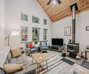 Photo 5 - 52GS - Hot Tub - WiFi - Pets Ok - Wood Stove - Sleeps 6