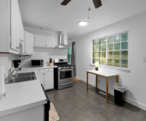 Photo 5 - Peaceful Modern Family Home in Fayetteville!