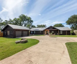 Photo 2 - Guadalupe Bluff Log Cabin