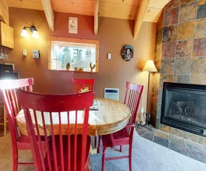 Photo 2 - Mammoth View Villas 3 Walk to Village Gondola, Cozy Mountain Cabin in Forest Setting
