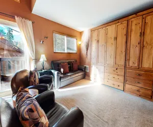 Photo 5 - Mammoth View Villas 3 Walk to Village Gondola, Cozy Mountain Cabin in Forest Setting