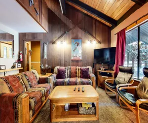 Photo 4 - Horizons 4 186 Centrally Located, Spacious Mammoth Home with Cozy Fireplace