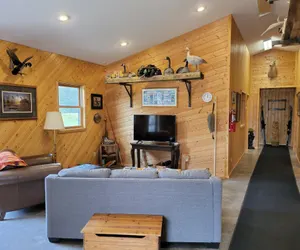 Photo 2 - Dog-Friendly The Lodge Home in Quiet Location