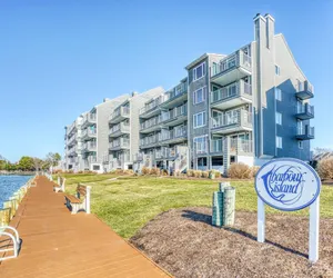 Photo 4 - Harbour Island 204M