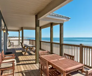 Photo 2 - High Tide - PET FRIENDLY!  Expansive floor plan and stunning views!  Large gulf front deck!