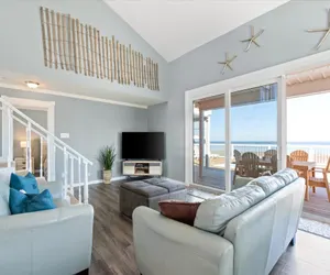 Photo 2 - Easy Breezy - Waterfront and Wonderful!  Private Pool - PET FRIENDLY!