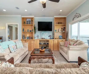 Photo 5 - Southern Breeze - Gulf front!  Pet friendly!  Bring the whole family for fun in the sun!