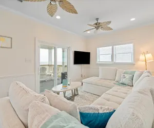 Photo 3 - Shamrock Shores - GULF FRONT west end PET FRIENDLY property with room for everyone.  3 Master suites!