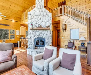 Photo 5 - Rustic Custom Built Cabin w/ Hot Tub & Sauna SK#33