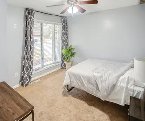 Photo 4 - Belleville Beauty - Luxury Stay for Work or Stay for Play either way this is the perfect property for you!