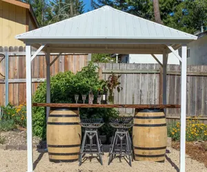 Photo 2 - Close to River & Wineries, 2BR Cottage with Hottub