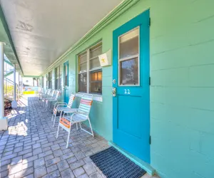 Photo 2 - Tropic Terrace #22 - Beachfront Resort