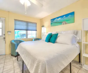 Photo 4 - Tropic Terrace #22 - Beachfront Resort