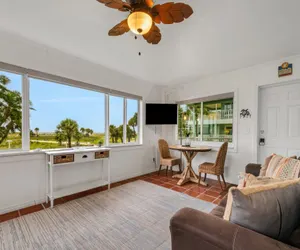 Photo 2 - Tropic Terrace Resort #27 - Beach View Suite