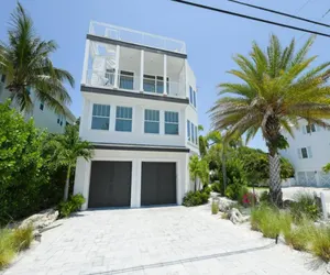 Photo 4 - 2201 AVE C