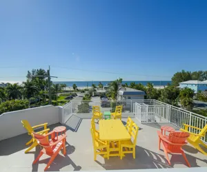 Photo 2 - 2201 AVE C