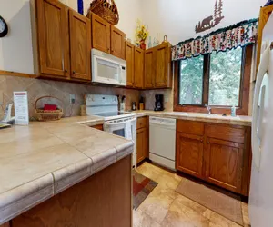 Photo 3 - Meadow Ridge 28 Spacious and Secluded, Private Washer Dryer, Close to Eagle