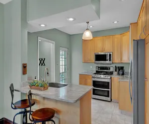 Photo 3 - Oakley Square 3BR Charmer - Total Walkability