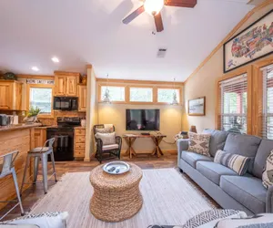 Photo 5 - Fish Tales  Cabin includes WiFi, Hot Tub, and BBQ