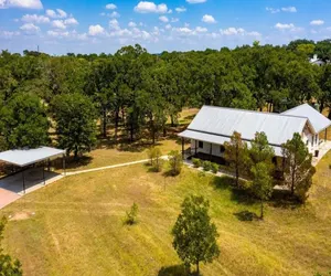 Photo 2 - Pecan Farm Haus