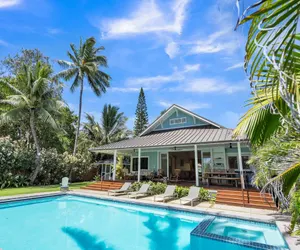 Photo 5 - Gorgeous Renovated 1937 Plantation Style Beach House 50 Steps to the Center of the Beach