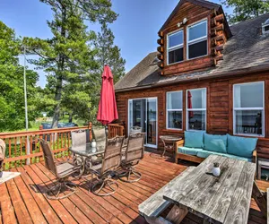 Photo 2 - 1000 Islands Log Cabin in Chippewa Bay