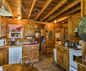 Photo 4 - 1000 Islands Log Cabin in Chippewa Bay