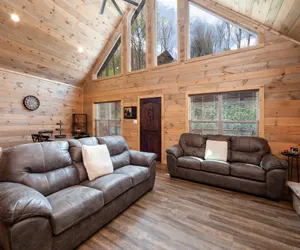 Photo 3 - Creekside Manor Too