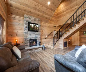 Photo 4 - Creekside Manor Too