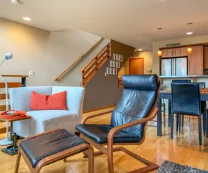 Photo 2 - Sophisticated Urban Loft Townhouse with BBQ on the Deck