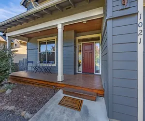 Photo 5 - Redtail 3 Bedroom with Spacious Kitchen and Covered Back Deck - 30 Day Stay