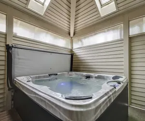 Photo 2 - 8 Crag Home with Private Indoor Hot Tub, Bike is Provided for Outdoor Activities