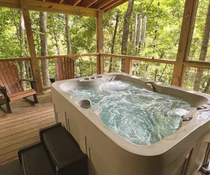 Photo 2 - Bigfoots Hideaway