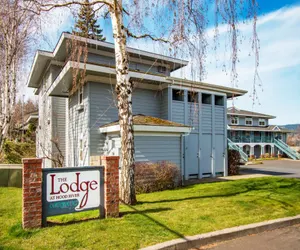 Photo 2 - 28 Lodge