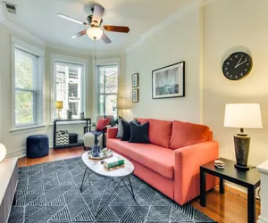 Photo 4 - Roscoe Village 3BR with Parking! **32+ NIGHTS**