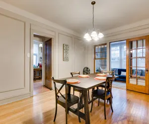 Photo 4 - Beautiful Three Bedroom Apartment near Loyola