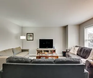 Photo 4 - Great 6 BR/4 BA house for larger groups up to 12
