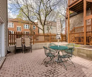 Photo 2 - 3 Level Coach House in Roscoe Village with Patio!