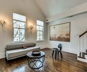 Photo 3 - Modern Luxury in Old Town - Sleeps 4