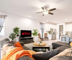 Photo 5 - Lux 9-Bed, 6.5-Bath, Waterpark + Heated Resort Pool, 10 Miles to Disney!