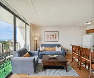 Photo 2 - Tower 1 Suite 2705 - QQS