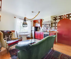 Photo 3 - Cozy & Equipped Spanish-Style Casita in Berkeley