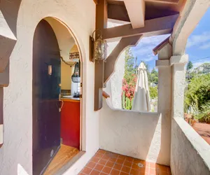 Photo 2 - Cozy & Equipped Spanish-Style Casita in Berkeley