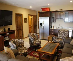 Photo 4 - Black Bear #35 - PET FRIENDLY! SKI-IN/SKI-OUT!