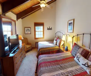 Photo 4 - Whistlepunk 7 - Gorgeous Chalet on the North Mountain overlooking the slopes