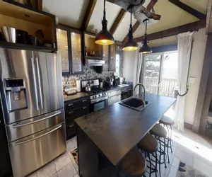 Photo 2 - Pedestal House #01 - Luxurious Modern Comfort on the Highland Ridge