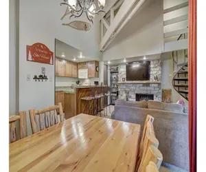 Photo 5 - Updated 2Br Plus Loft Condo on Shuttle Route! Sleeps 8 & Kids Ski Free